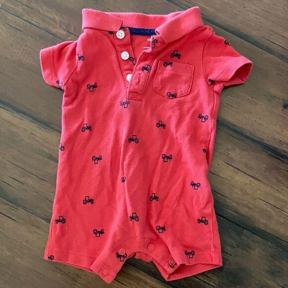 NEW Carter’s Baby Boy Red Tractor 🚜 Onesie Size 6 Months - Picture 1 of 4
